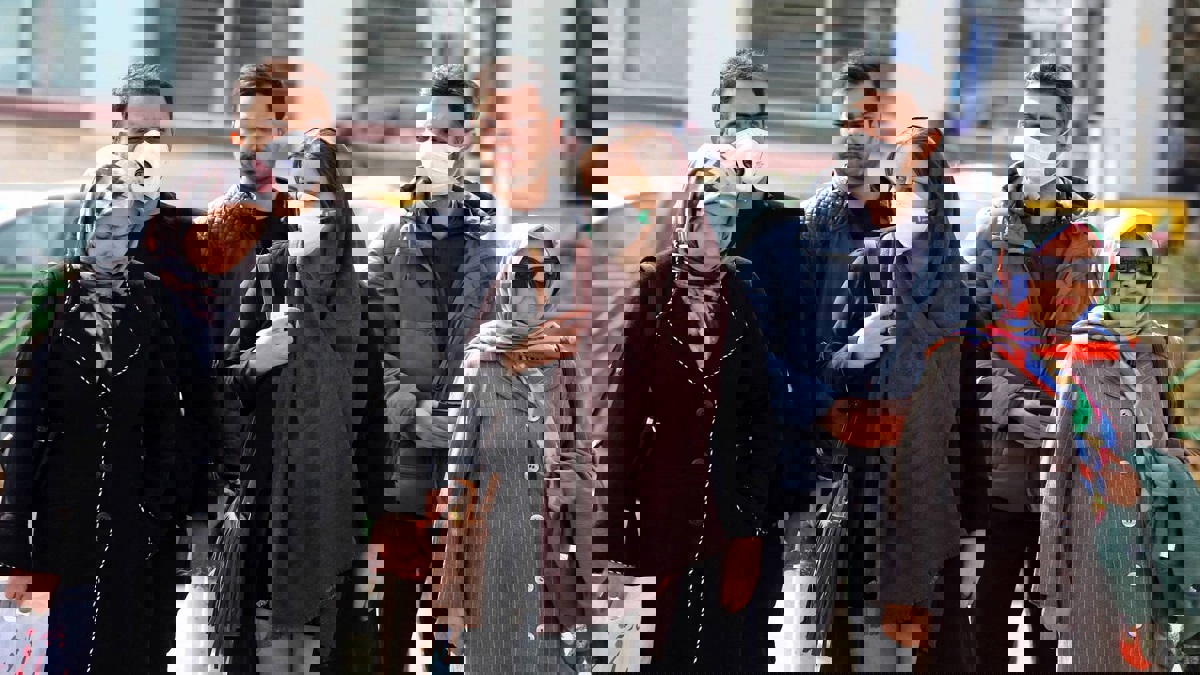 كورونا يطيح بأول مسؤول في محافظة قم الإيرانية