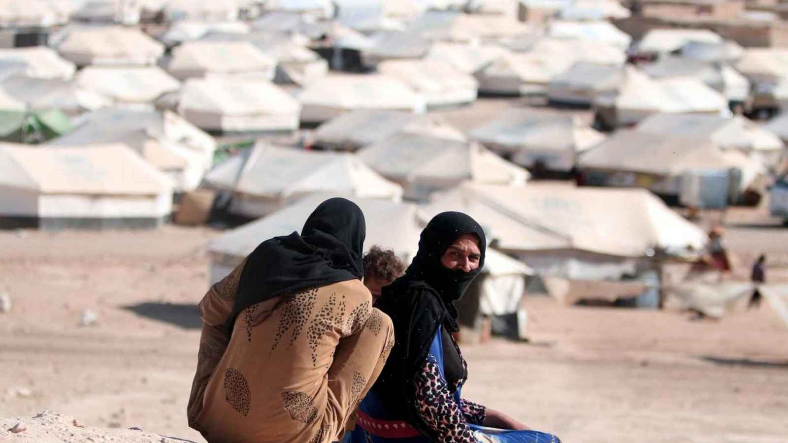 سجناء "داعش" في سوريا.. معضلة تتأزم وسط خلافات دولية ومخاطر أمنية