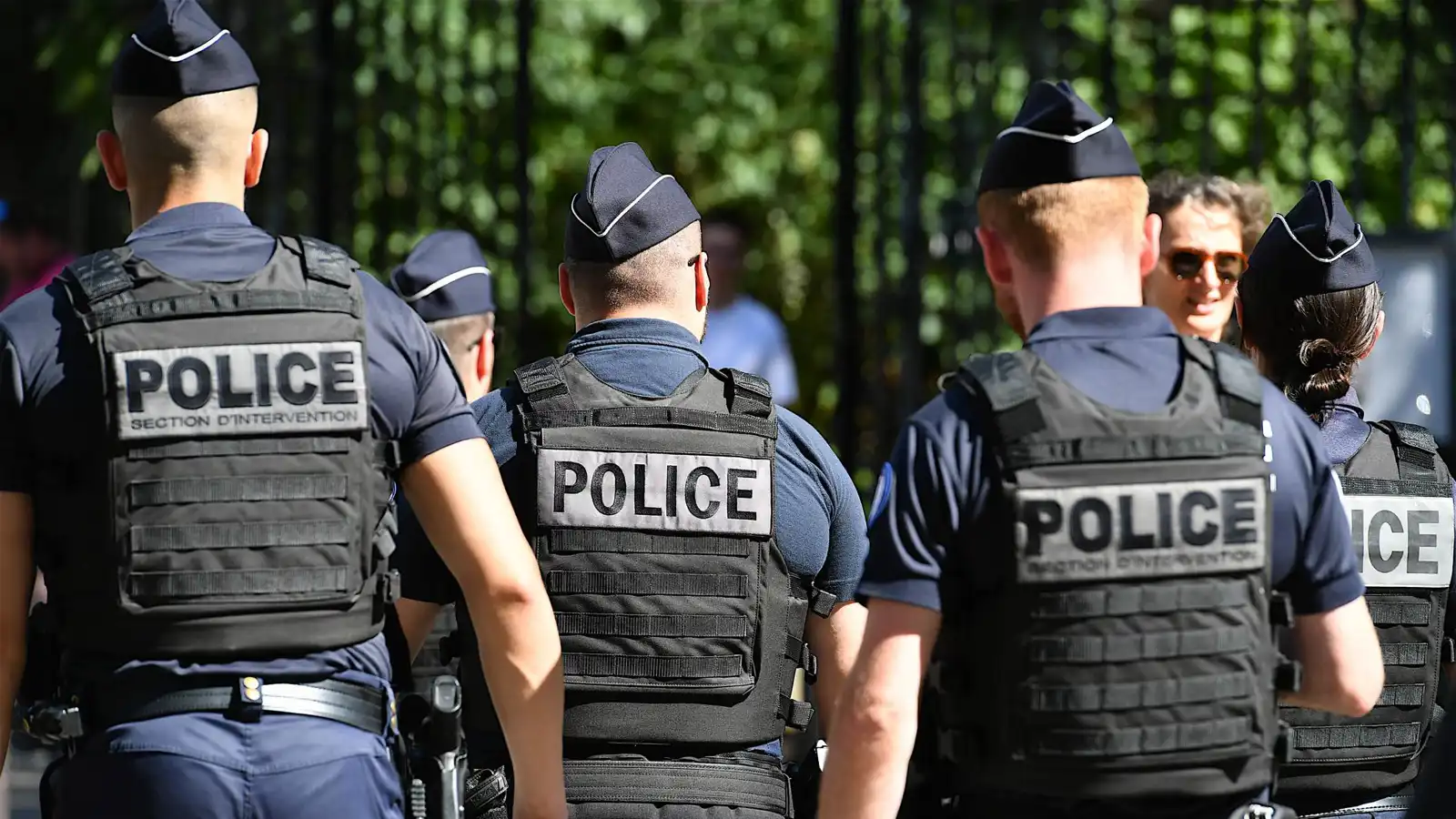 سطو "هوليوودي" على ناقلي مجوهرات في باريس