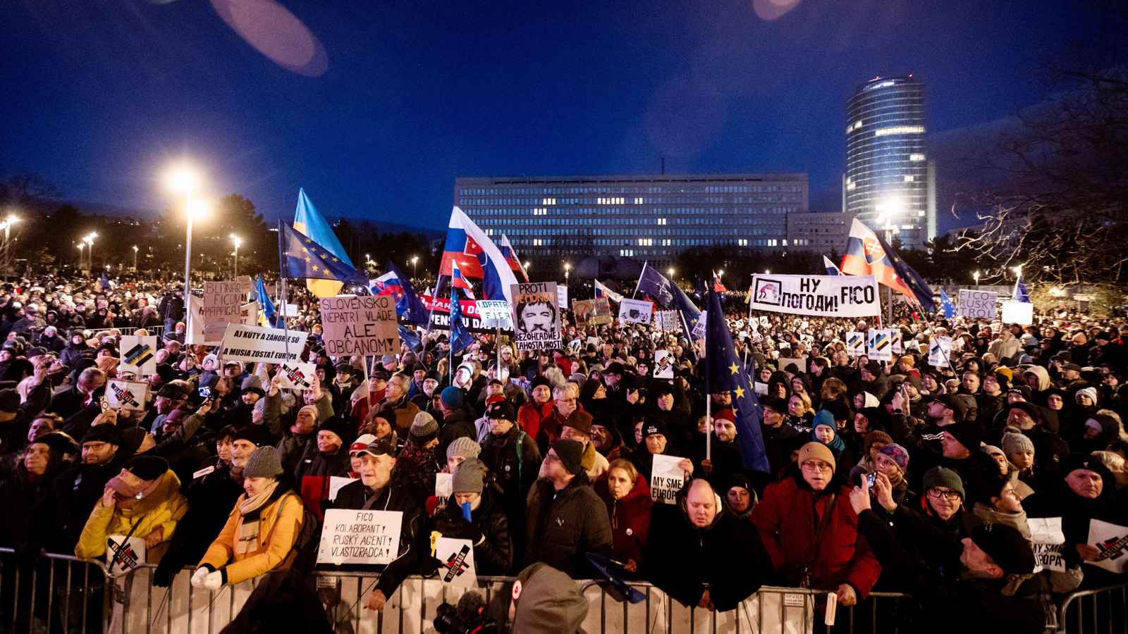 سلوفاكيا.. مظاهرات عارمة رفضا للتقارب مع موسكو
