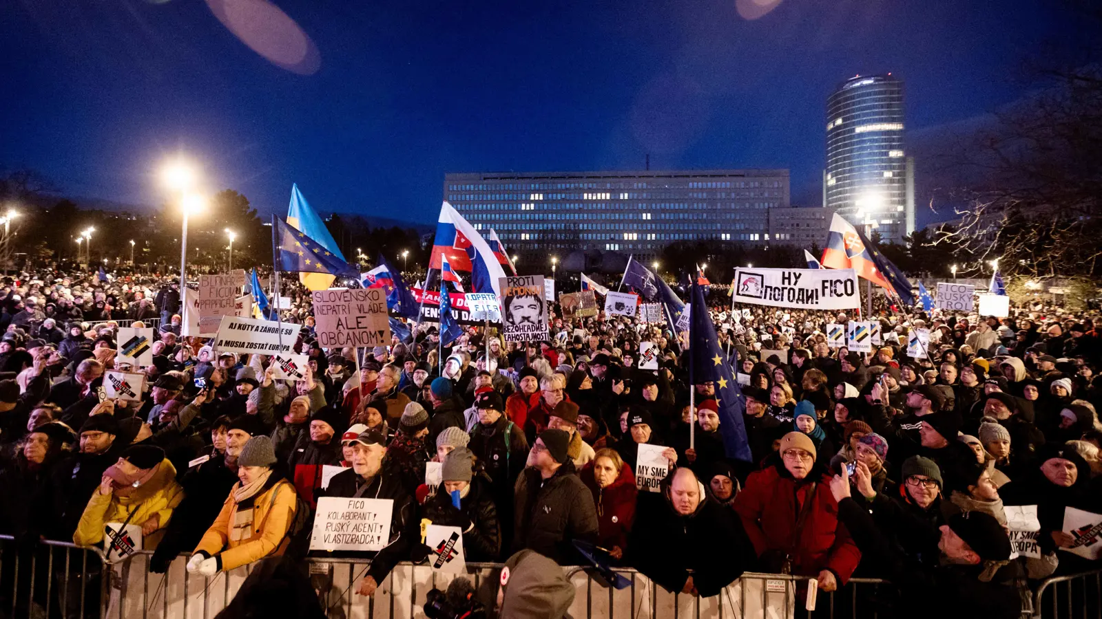 سلوفاكيا.. مظاهرات عارمة رفضا للتقارب مع موسكو
