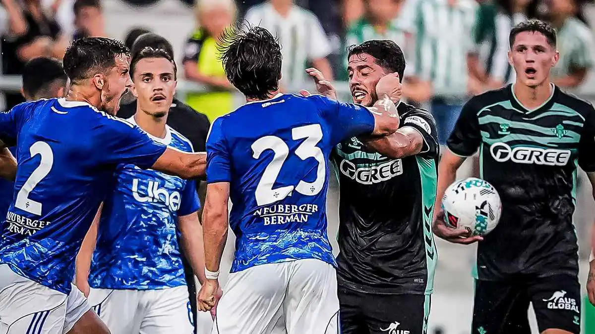 لكمات متبادلة وشجار عنيف في مواجهة ودية بين ريال بيتيس وكومو (فيديو)