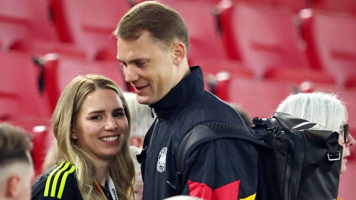 زوجة مانويل نوير تتخذ قرارا صادما بشأن مسيرتها الرياضية