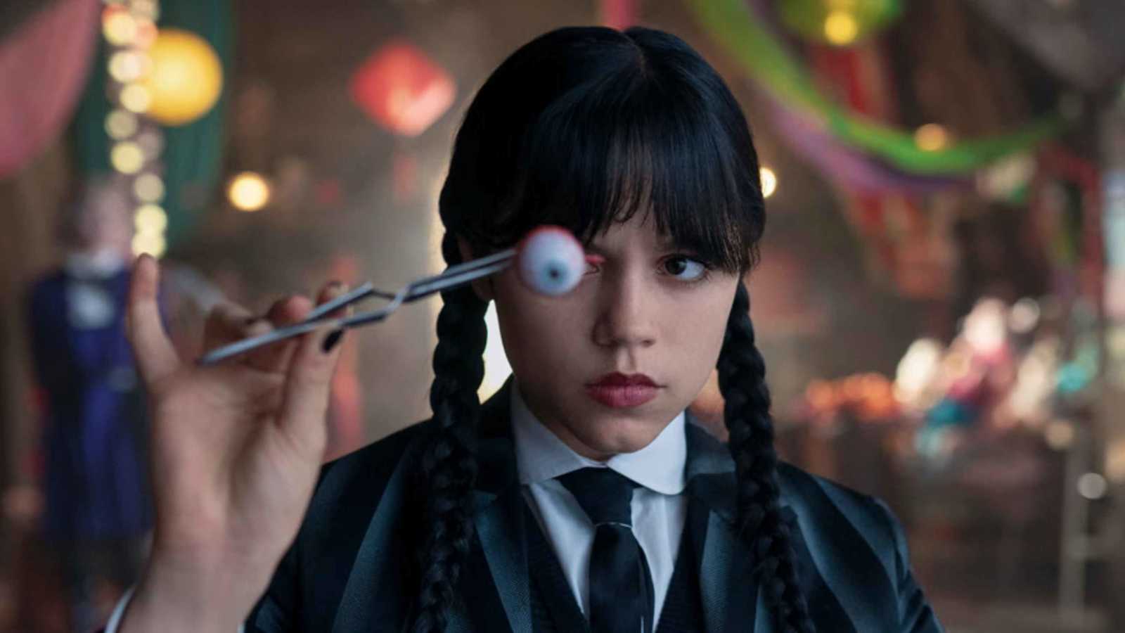 Wednesday يعود بحلقة افتتاحية مشوّقة بطابع "سوداوي"