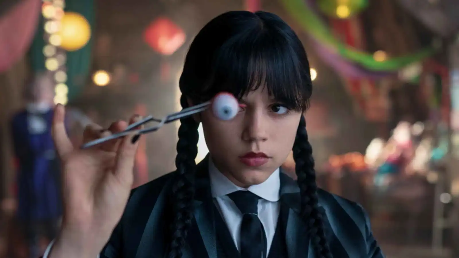 Wednesday يعود بحلقة افتتاحية مشوّقة بطابع "سوداوي"