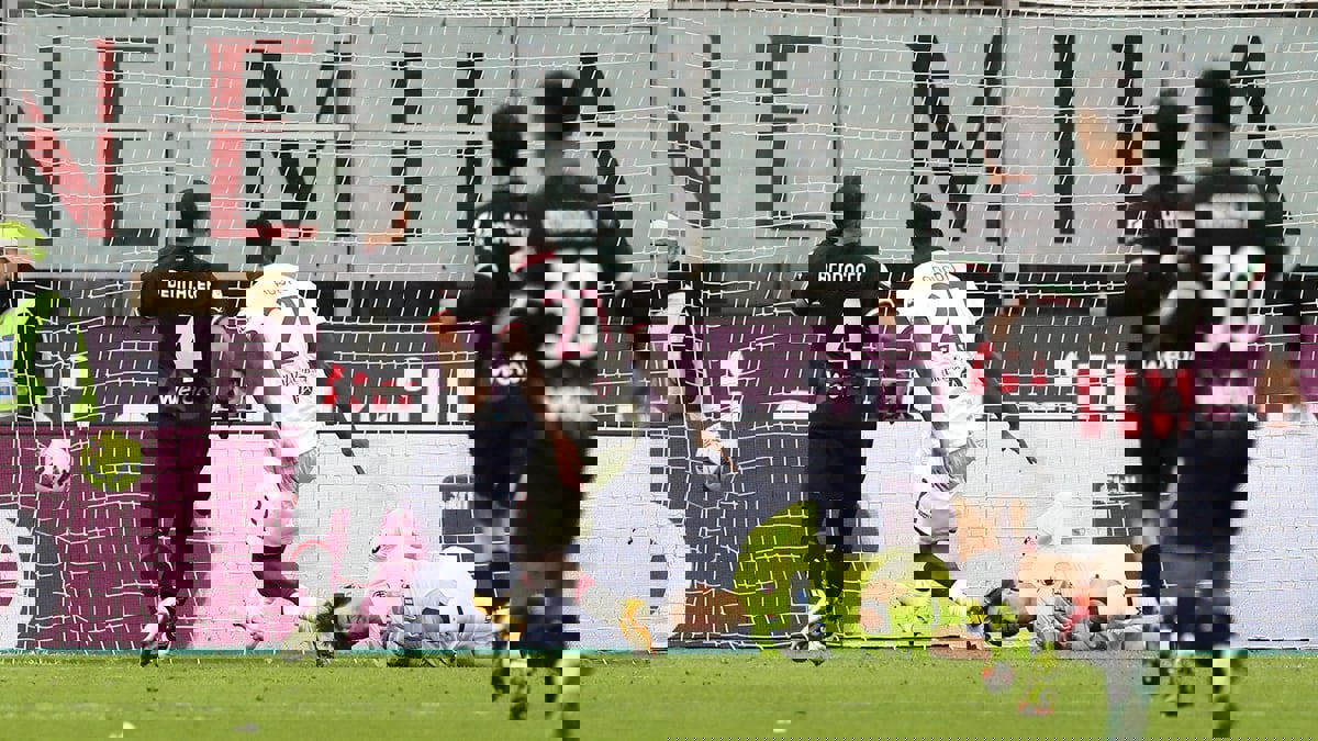 ميلان يودع كأس إيطاليا بالهزيمة أمام 10 لاعبين من تورينو