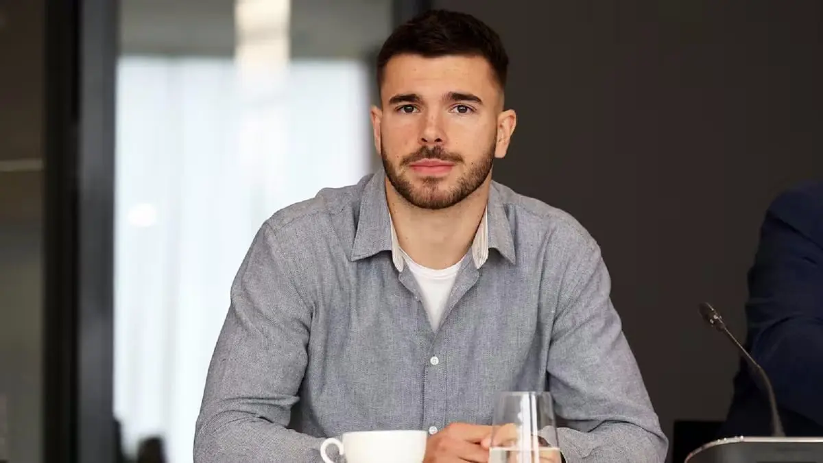 إيقاف فوشكوفيتش مدافع هامبورغ عامين بسبب المنشطات