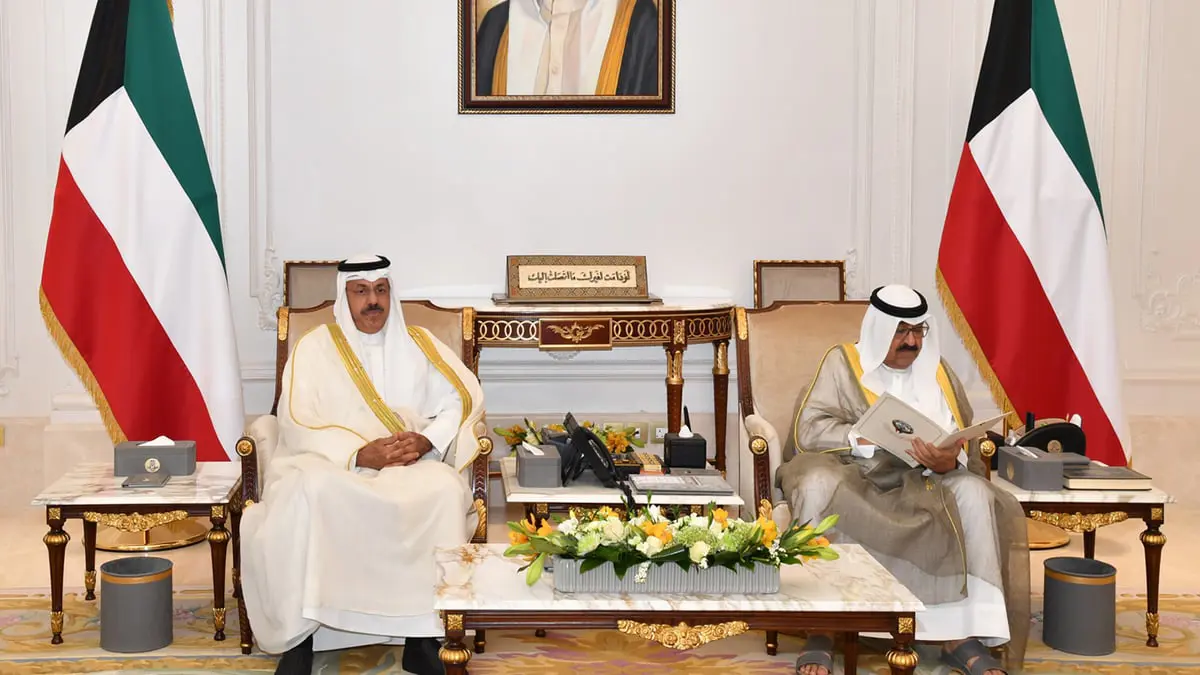 رئيس مجلس الوزراء الكويتي يقدم استقالة الحكومة لولي العهد