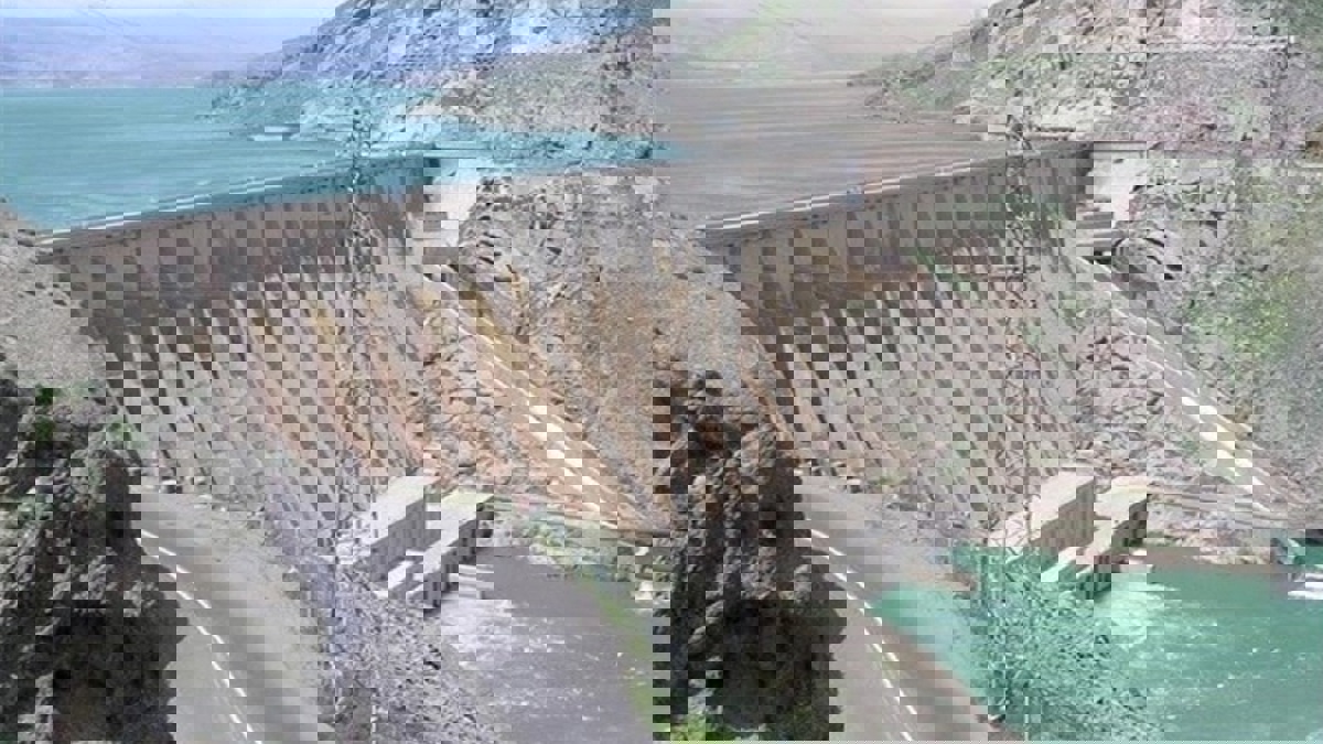 مع امتلاء السدود.. تحذير من فيضانات جديدة في محافظة كردستان الإيرانية