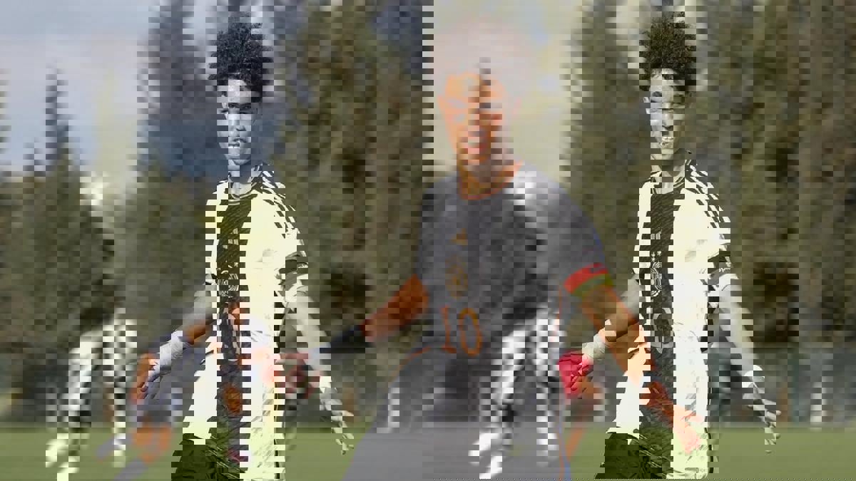 من هو نوح درويش الذي تعاقد معه برشلونة؟