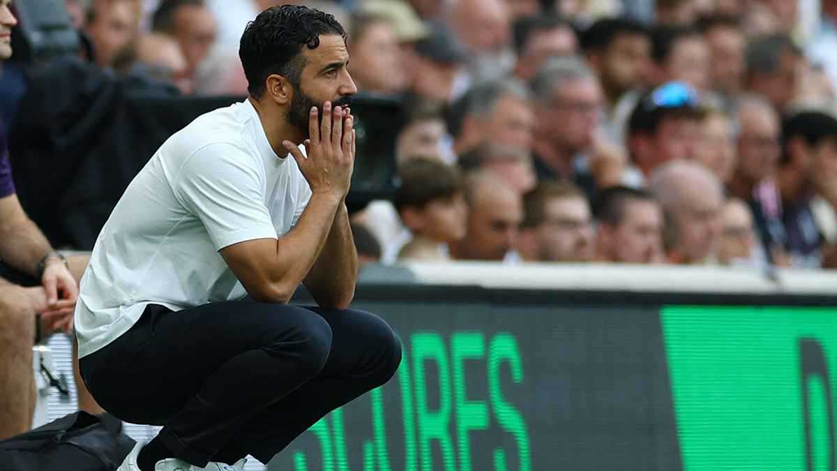 هل يطيح مانشستر يونايتد بأموريم مبكرًا؟