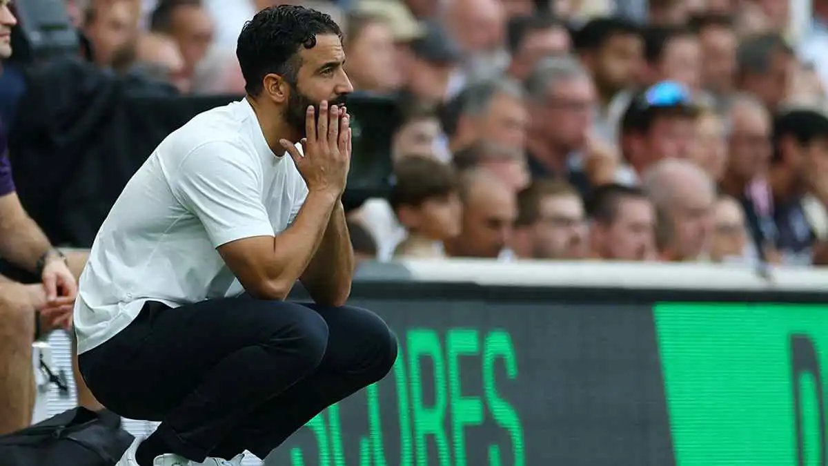 هل يطيح مانشستر يونايتد بأموريم مبكرًا؟