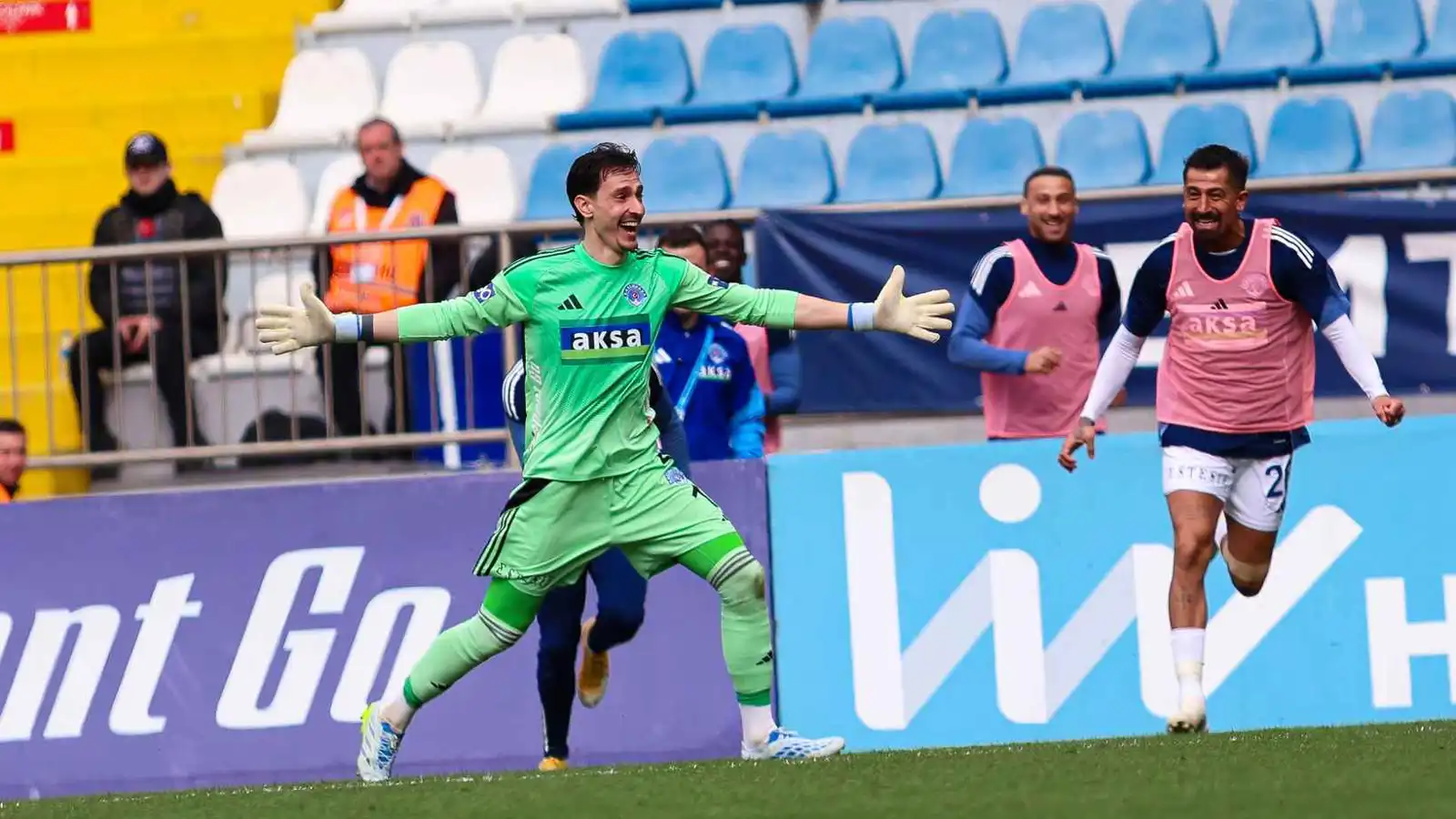 حارس مرمى قاسم باشا التركي