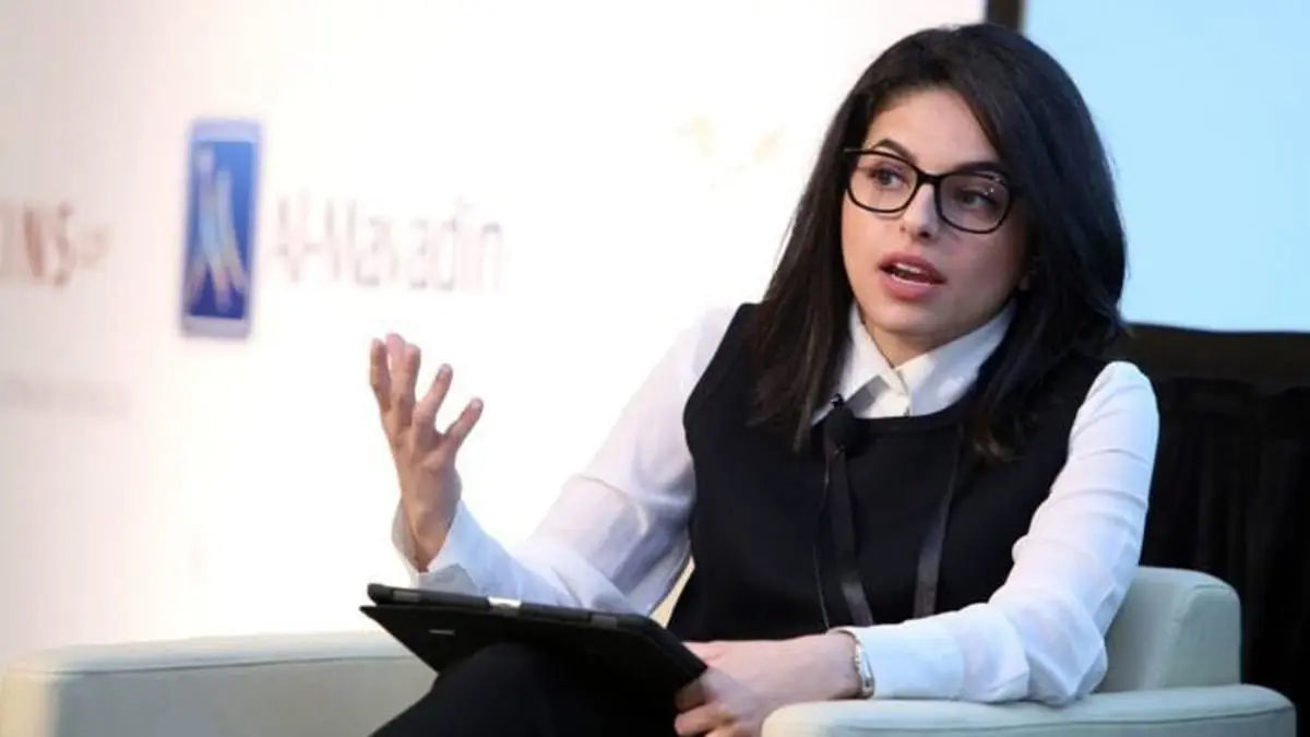 من هي الشيهانة العزاز التي أصبحت أول سعودية تشغل منصب نائب أمين مجلس الوزراء؟