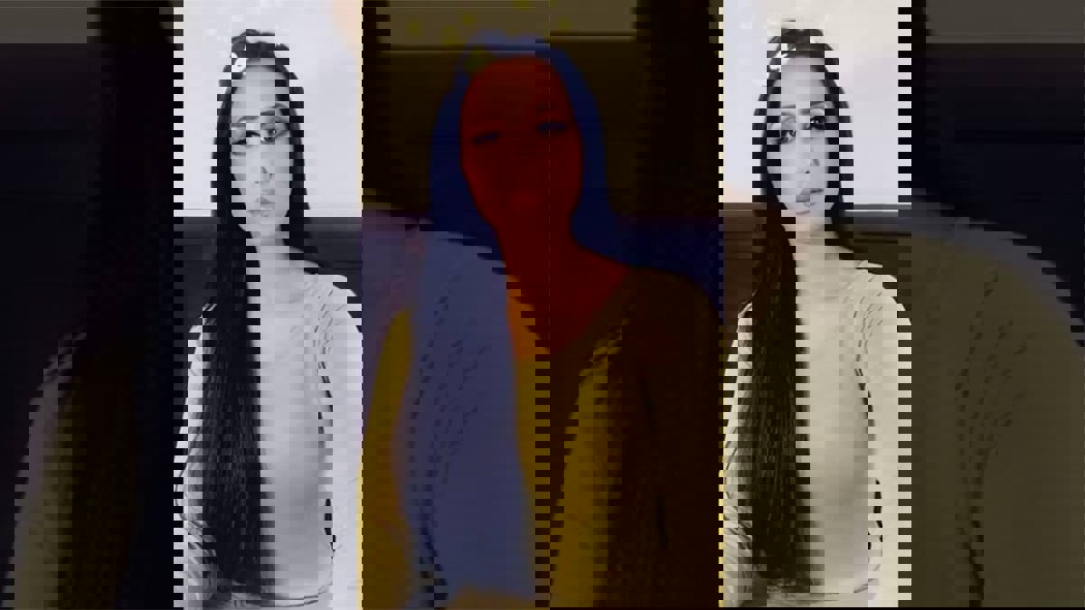 هند القحطاني تستعرض أنوثتها بصور جريئة وتعلق: "أجساد النساء ليست عورة"