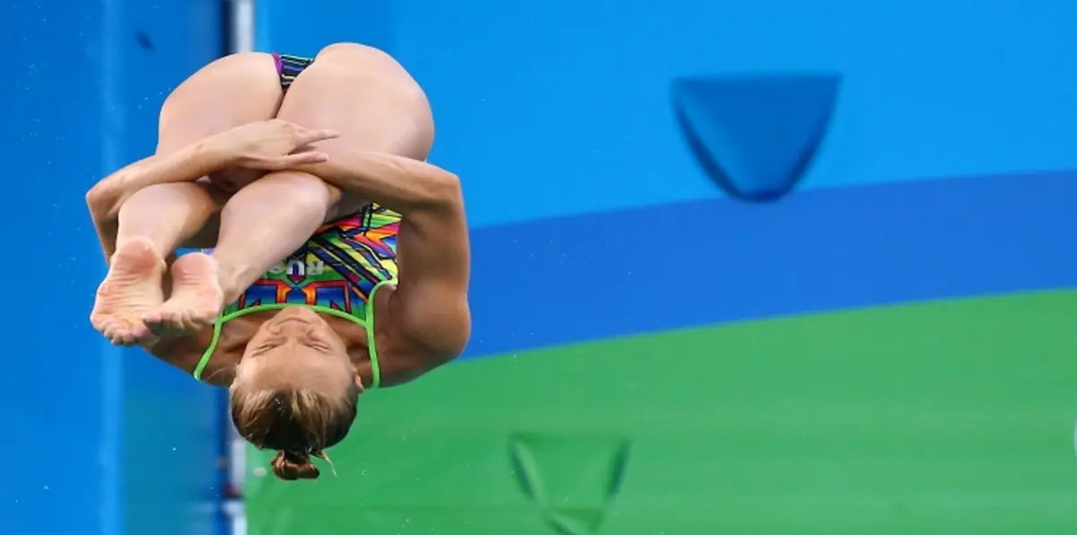 متسابقة غطس روسية تصبح أضحوكة العالم (فيديو وصور)