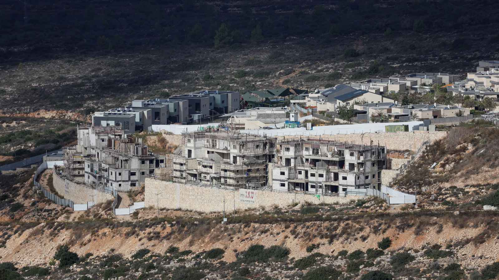 إسرائيل تستبق مؤتمر "حل الدولتين" بفرض "واقع جديد" في غزة والضفة