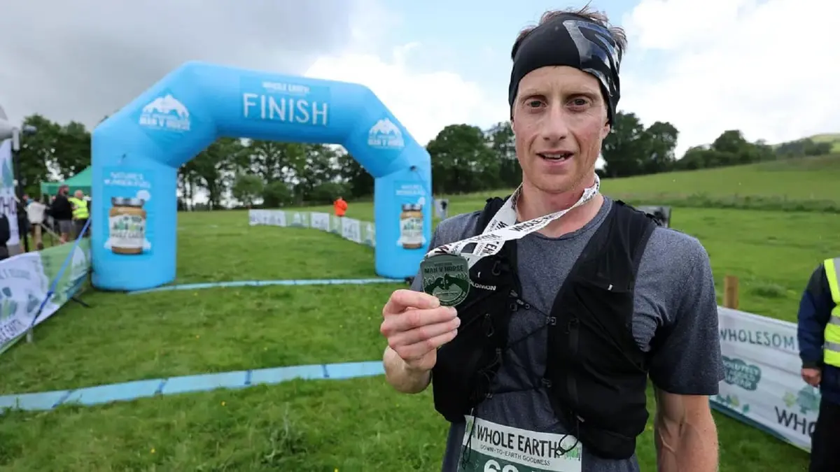 البريطاني ريكي لايتفوت يصبح أول رجل في 15 عاما يفوز بسباق أمام الخيول