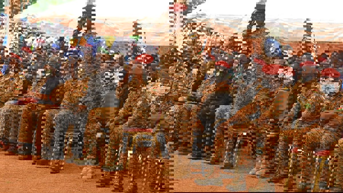 تنصيب قائد الانقلاب العسكري إبراهيم تراوري رئيسا انتقاليا لبوركينا فاسو