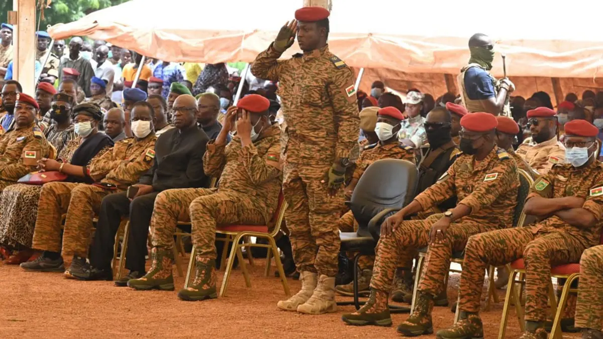 تنصيب قائد الانقلاب العسكري إبراهيم تراوري رئيسا انتقاليا لبوركينا فاسو