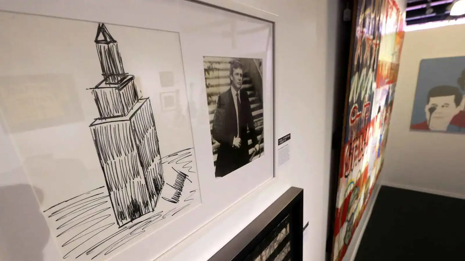 بعد فضيحة إبستين.. رسومات قديمة لترامب تكذّب تصريحاته (صور)