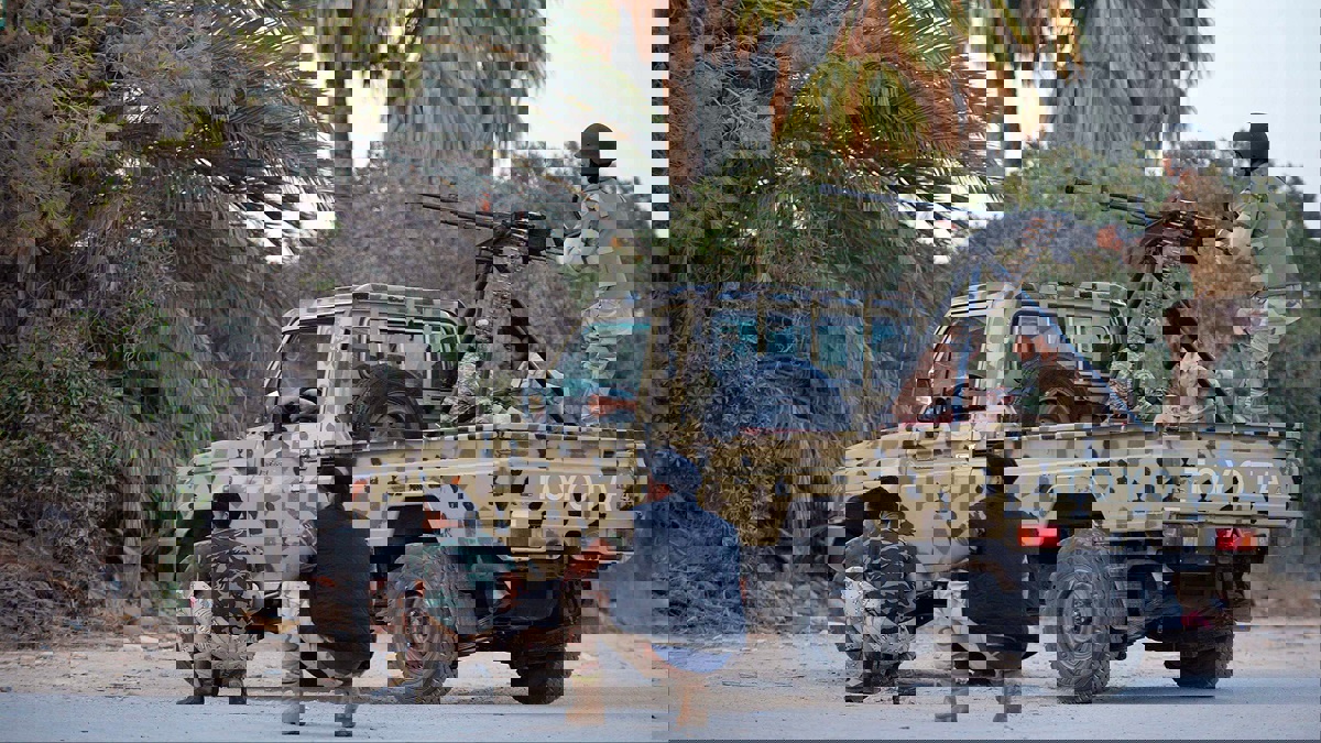 حفتر يأمر الجيش الليبي بالتحرك باتجاه المنطقة الغربية التابعة لحكومة طرابلس (فيديو)