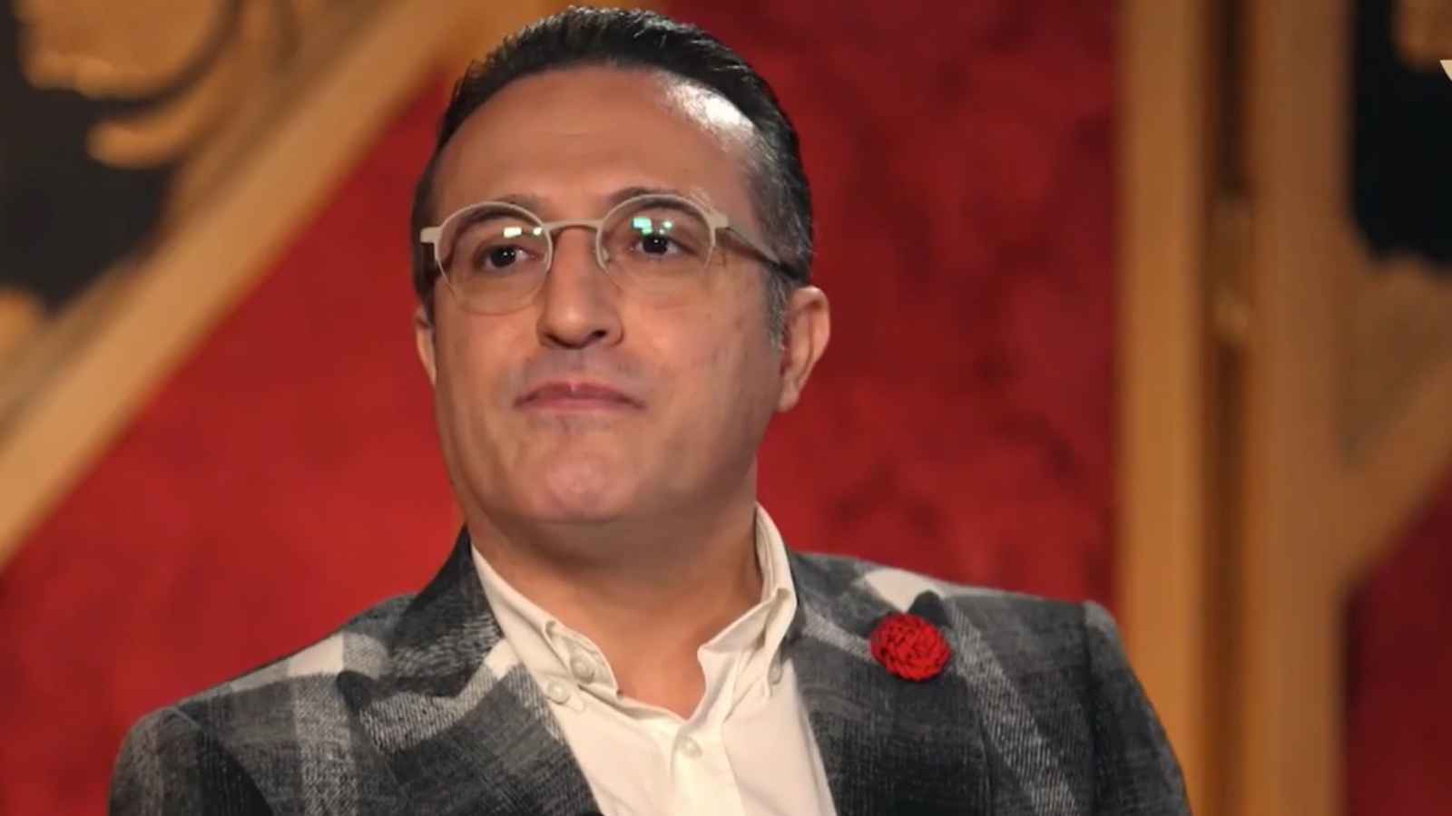 شريف مدكور يعلق على قصة "ملابسه" المثيرة للجدل