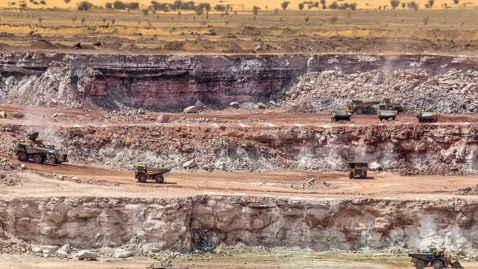 يورانيوم النيجر.. قافلة غامضة تثير أزمة بين السلطات و"أورانو" الفرنسية