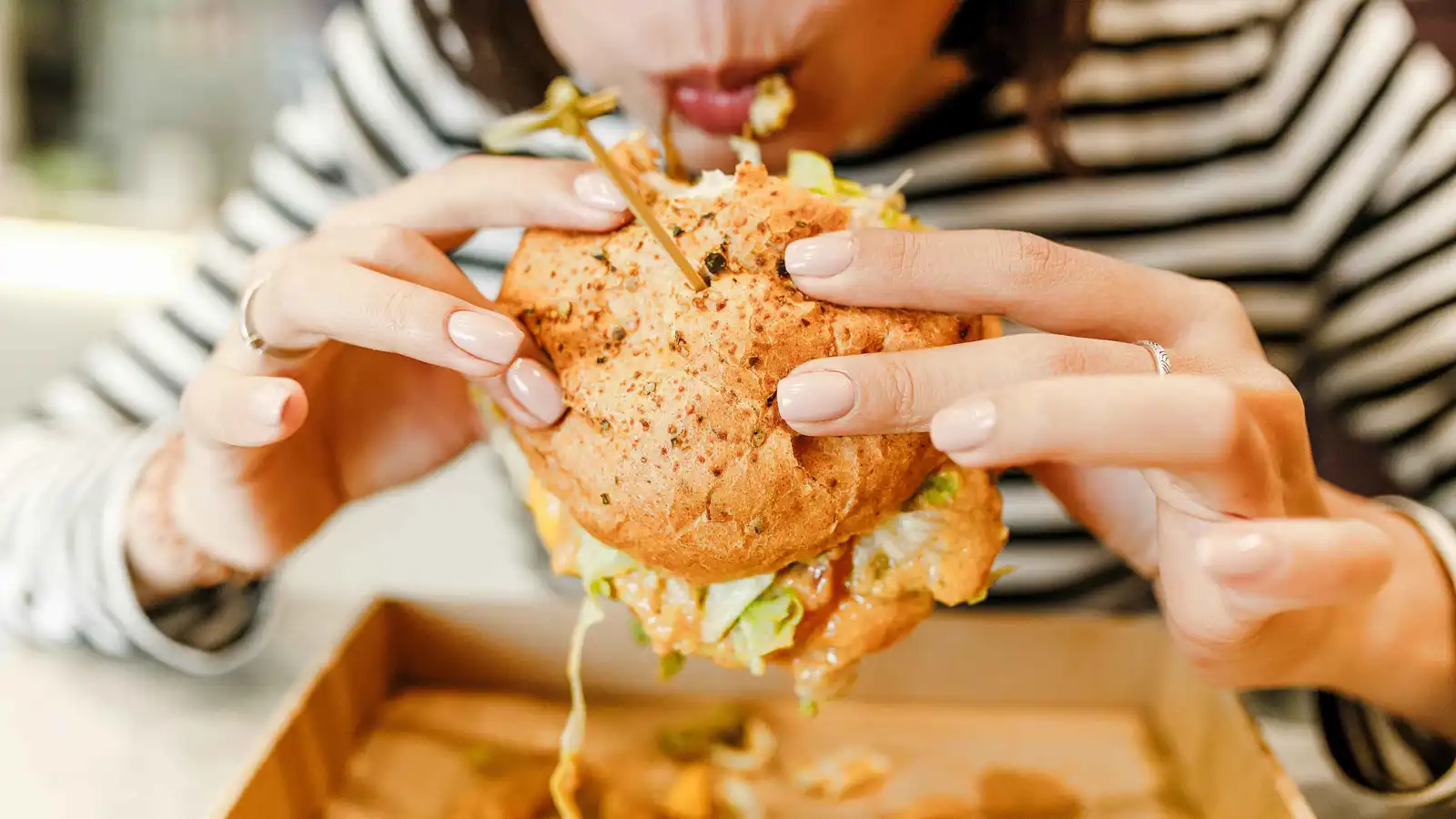 احذر وجبة الغداء السريعة لارتباطها بسرطان الرئة