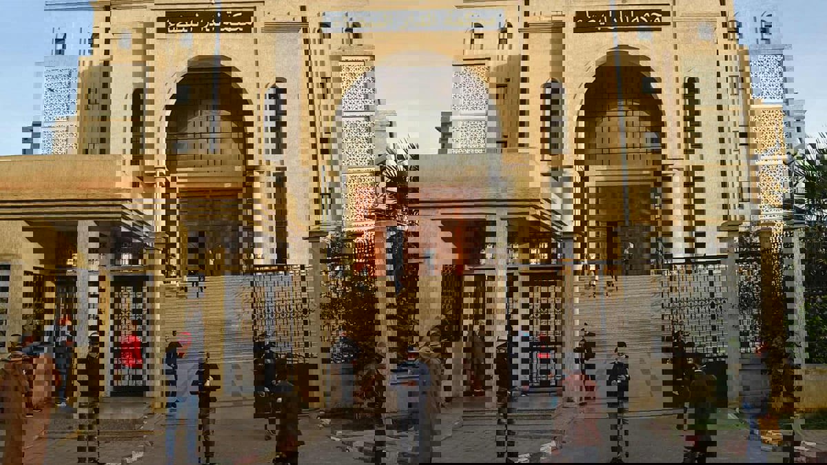 القضاء الجزائري يحكم بسجن "أبو الدحداح" 20 عاما