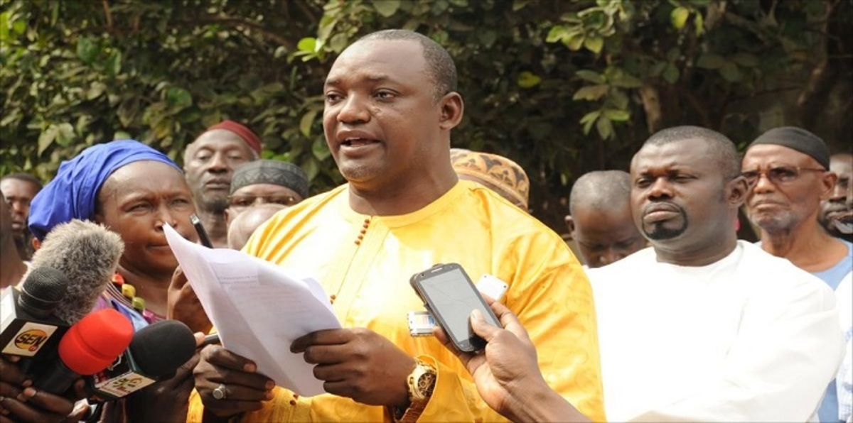 أداما بارو يؤدي اليمين الدستورية رئيسًا جديدًا لغامبيا