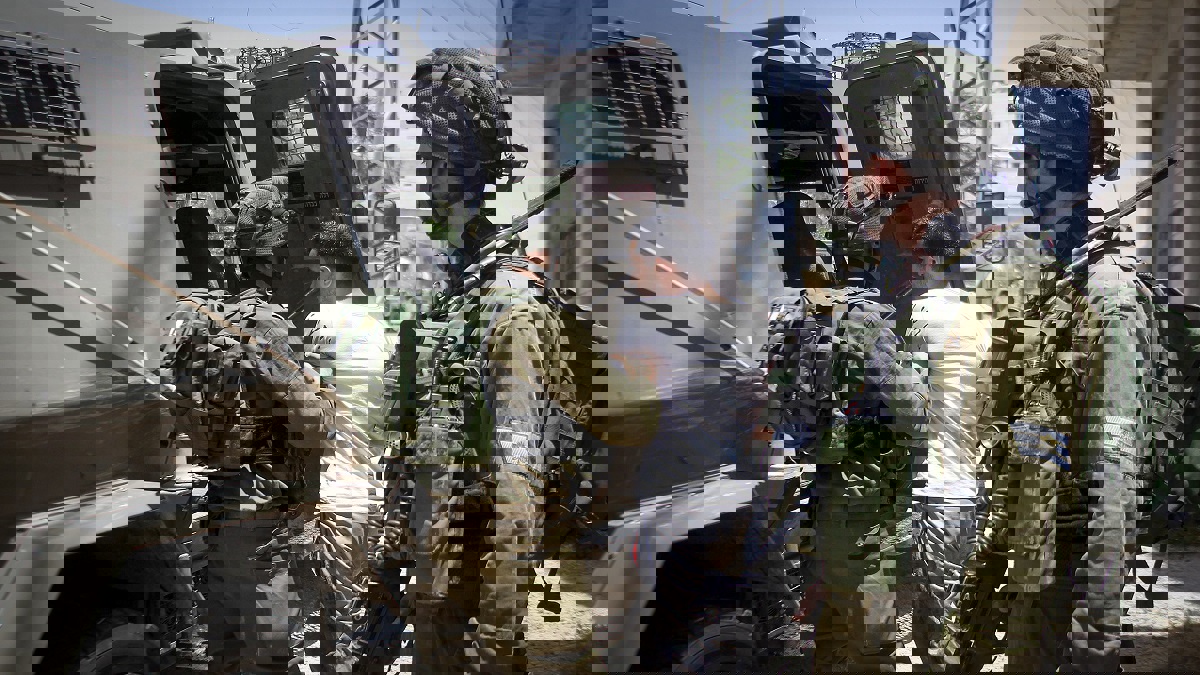 إسرائيل تعتقل 18 فلسطينيا بينهم قيادات من حماس في الضفة الغربية‎