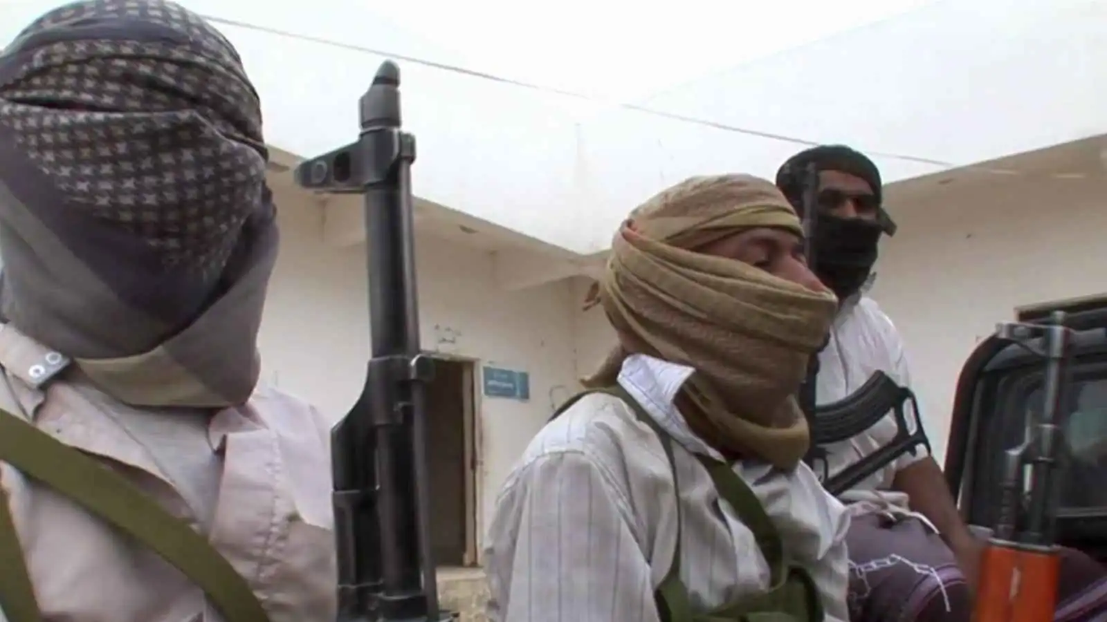 اليمن.. مقتل قيادي سابق بـ "القاعدة" برصاص مجهول في شبوة