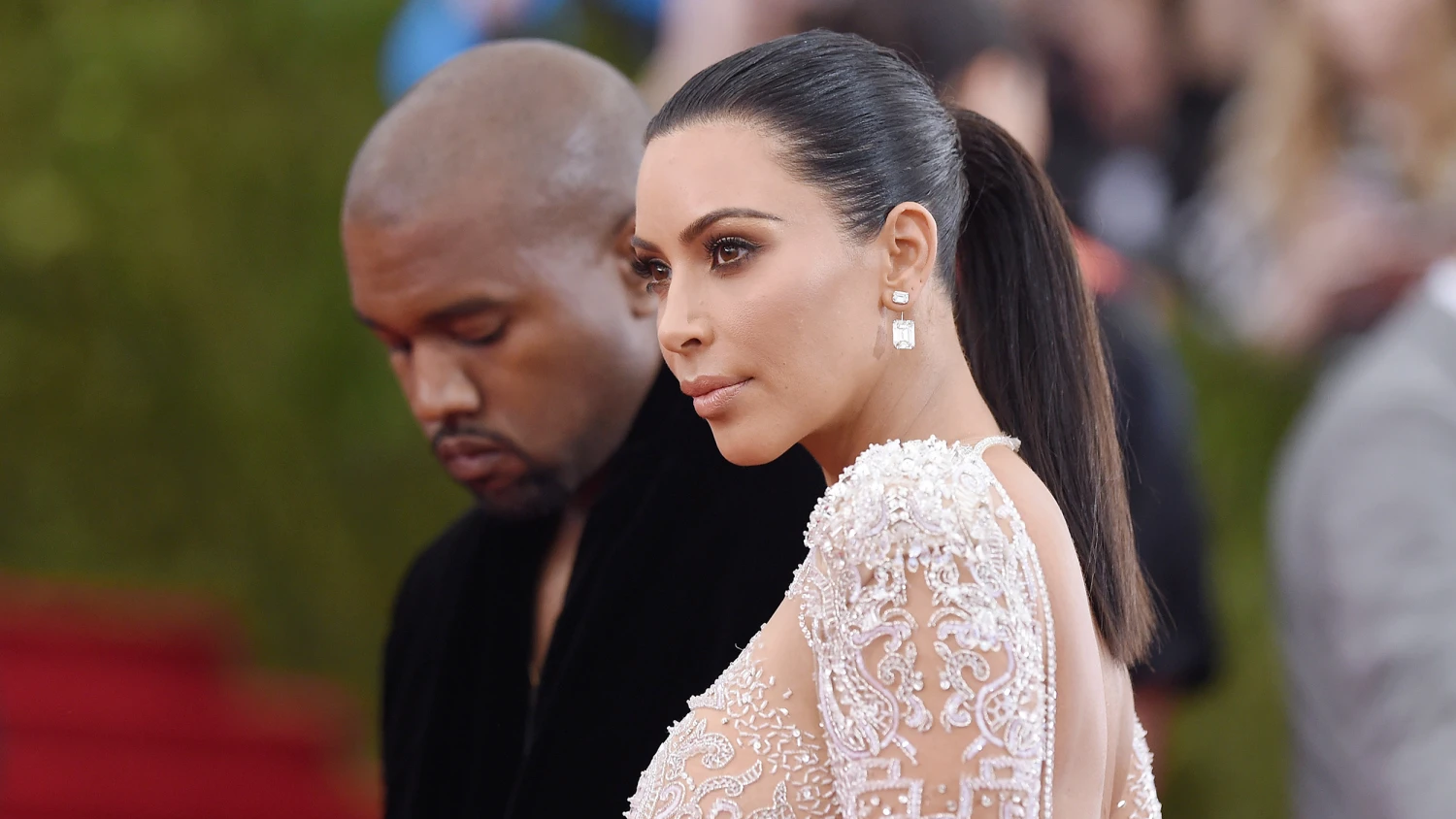 كارداشيان تكشف عن "مشاعرها" بعد طلاقها من كانييه ويست