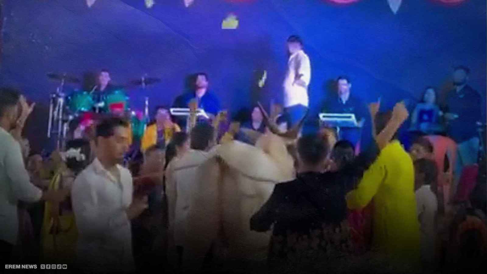 ثور مذعور يفسد حفل زفاف بالهند (فيديو إرم)