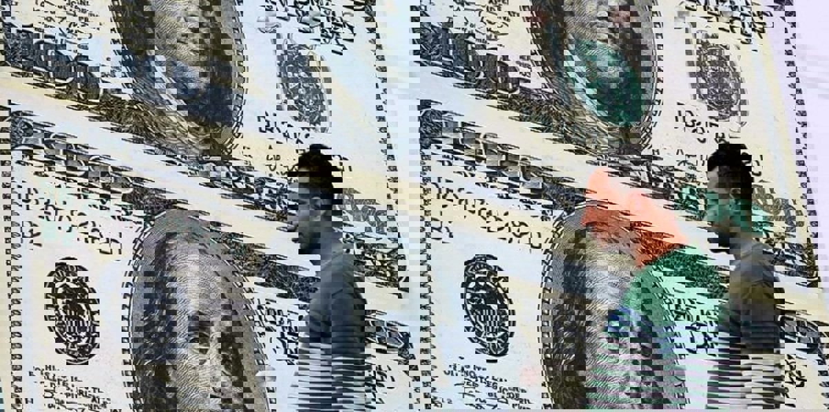 الجنيه المصري ينهار أمام الدولار رغم تصريحات السيسي "المطمئنة"