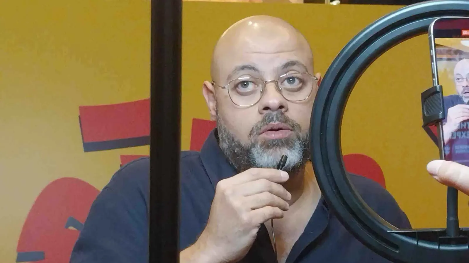 المخرج معتز التوني يخوض تجربة تقديم البرامج في رمضان