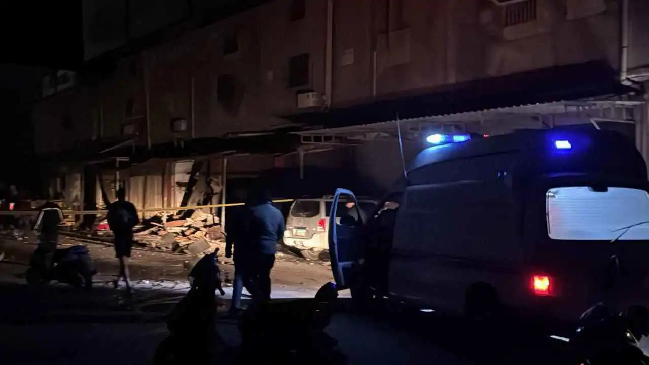 لبنان.. قتلى وجرحى بغارة إسرائيلية استهدفت مبنى في صيدا (فيديو)