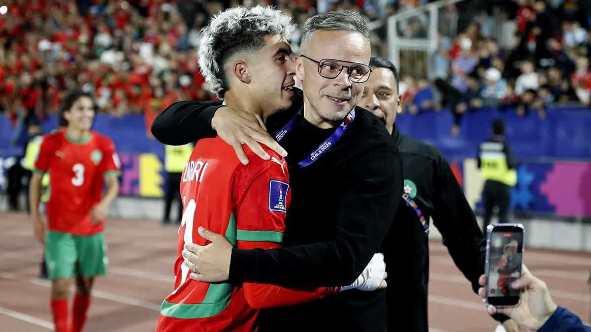 غامر من أجل منتخب بلاده.. كيف كسب ياسر الزابيري رهانا خطيرا على مستقبله؟