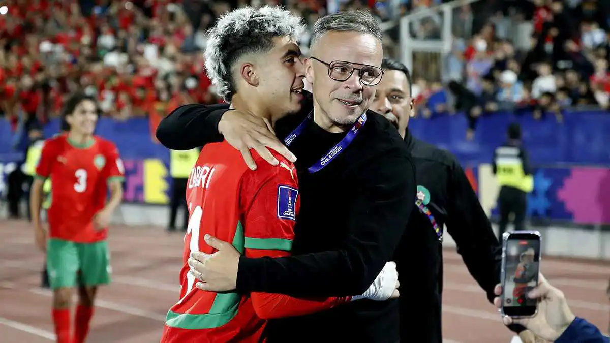 غامر من أجل منتخب بلاده.. كيف كسب ياسر الزابيري رهانا خطيرا على مستقبله؟