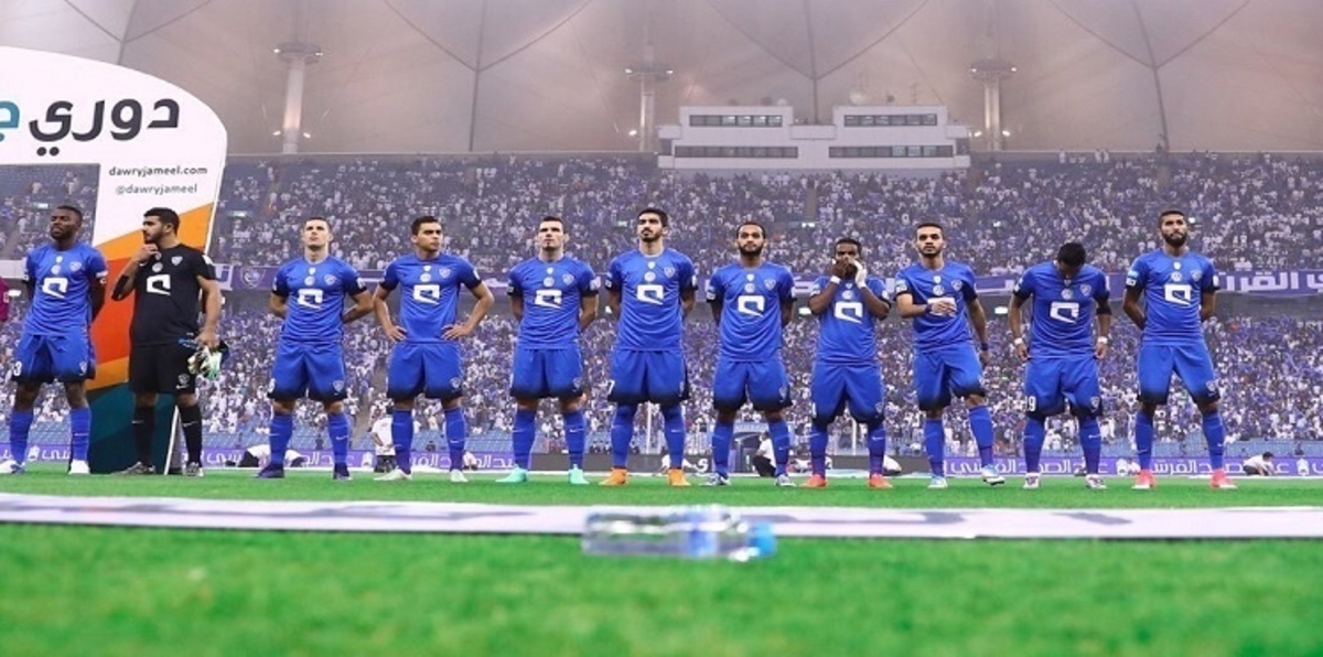 نادي الهلال السعودي يتسلم الشعار الذهبي لبطل الدوري (صور)