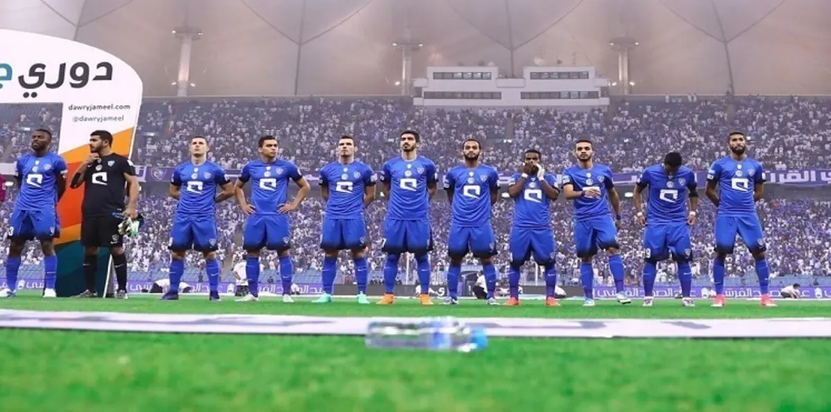 نادي الهلال السعودي يتسلم الشعار الذهبي لبطل الدوري (صور)