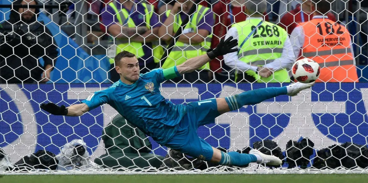 إيغور أكينفييف حارس منتخب روسيا في كأس العالم يعتزل اللعب دوليًا