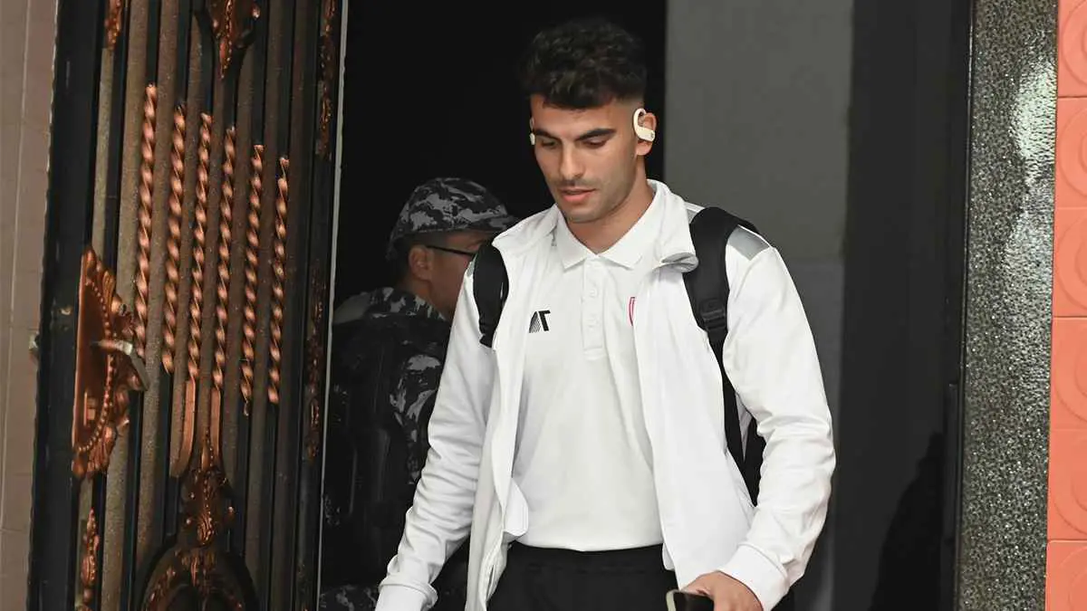 أكبر منه 2000 مرة.. نجم الزمالك يوجه رسالة نارية إلى زيزو (فيديو)