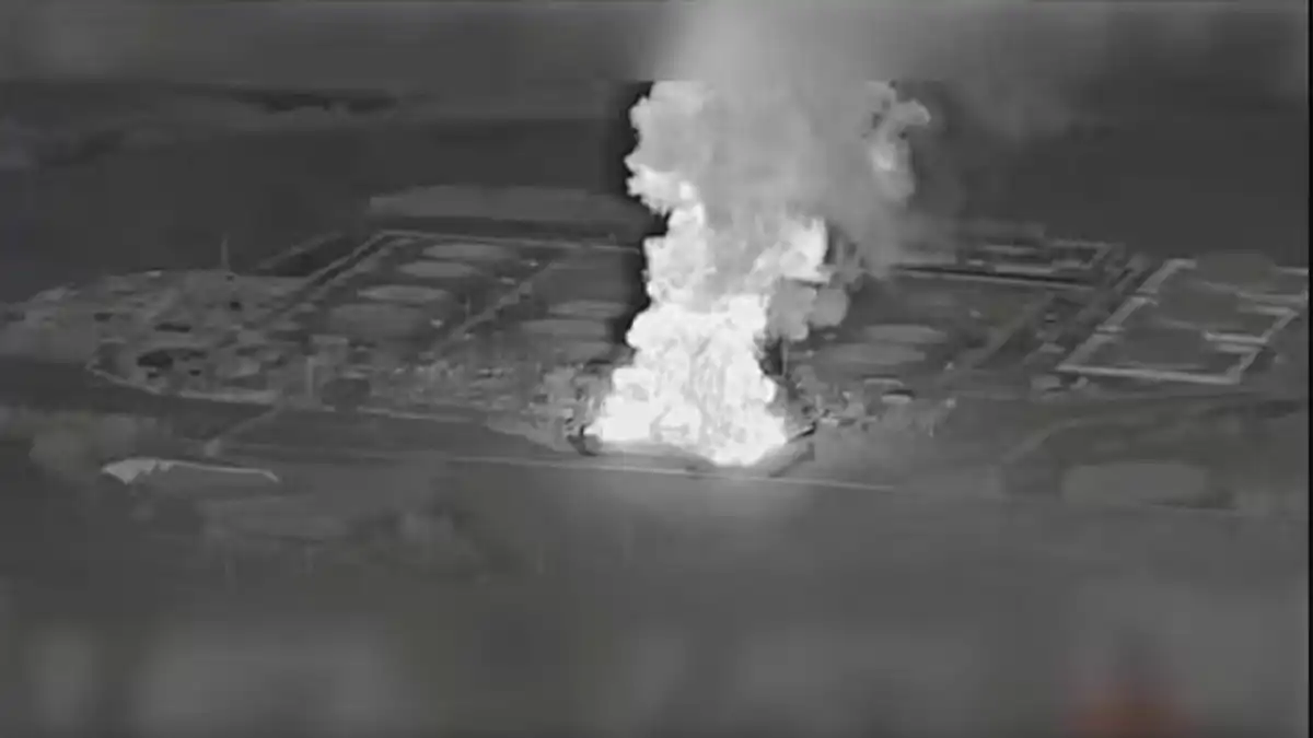 منشآت النفط تحت النار… أوكرانيا ترد على موسكو وتربك محادثات السلام