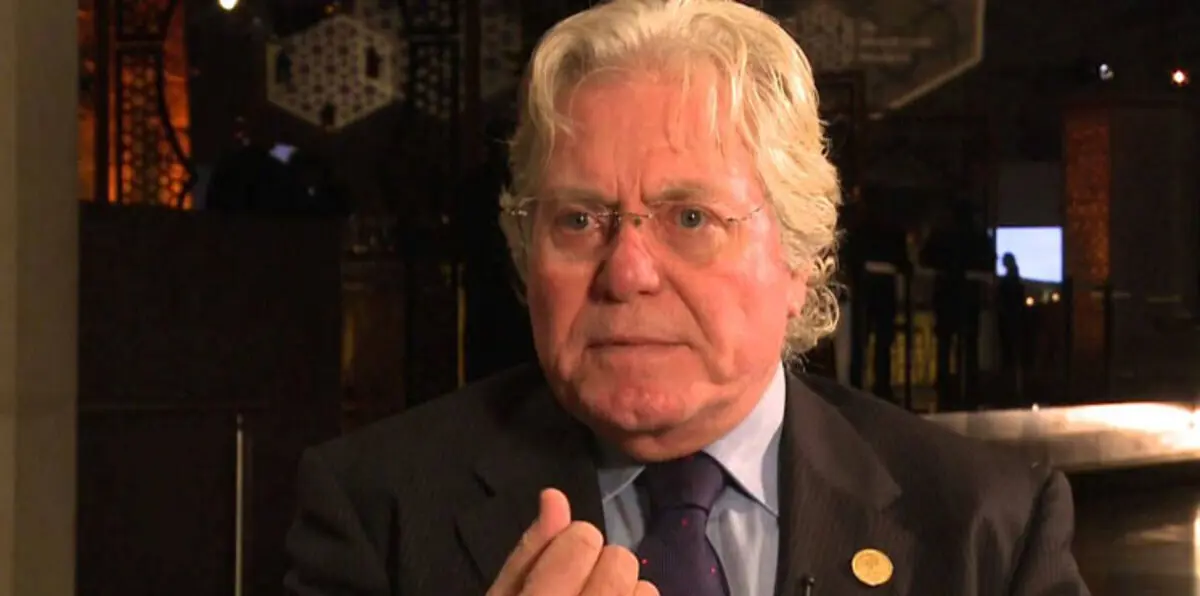 آلام الكلى تمنع حسين فهمي من السفر إلى أمريكا