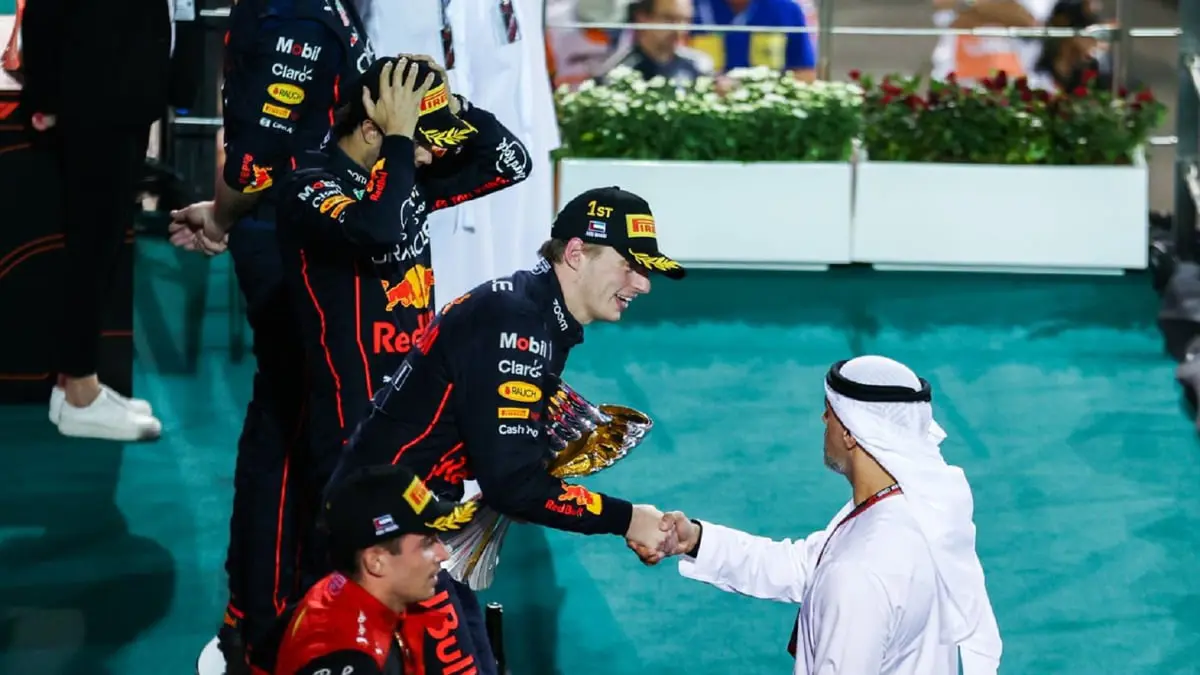 ماكس فيرستابين يفوز بسباق أبوظبي في ختام موسم فورمولا 1