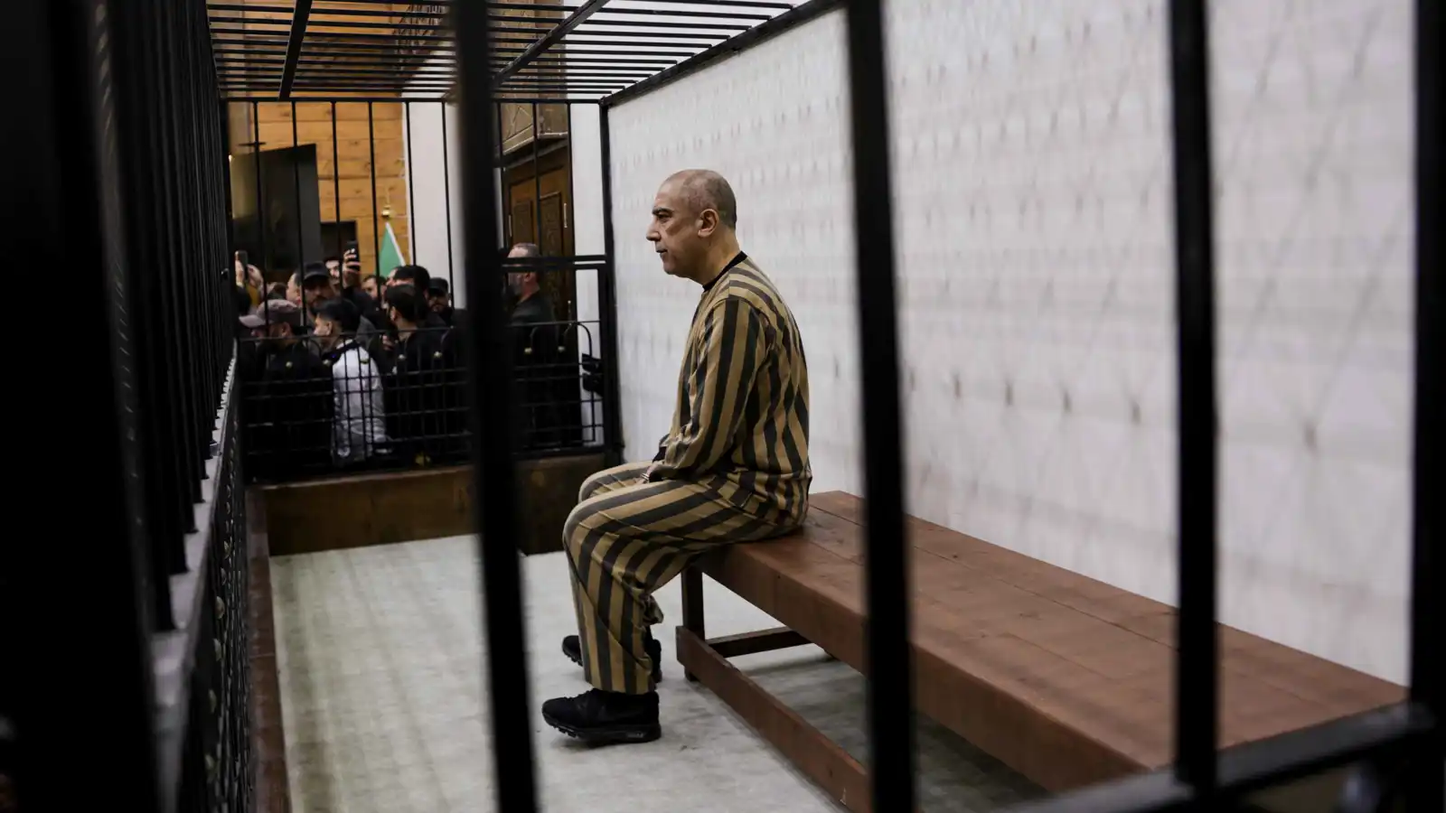 "انسوا إنو عندكن ولاد".. انطلاق محاكمة عاطف نجيب في دمشق