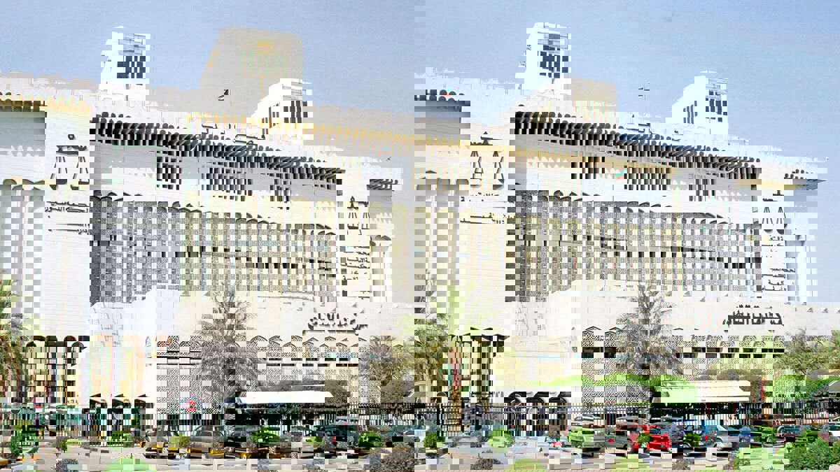 الكويت.. السجن عاما لطيار ومساعده في قضية اصطدام منطاد القوة الجوية