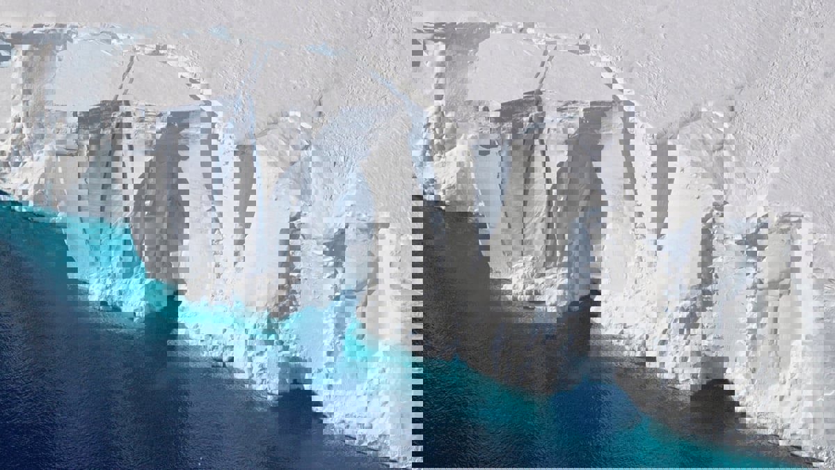 الجليد البحري في القطب الجنوبي ينكمش إلى أدنى مستوى